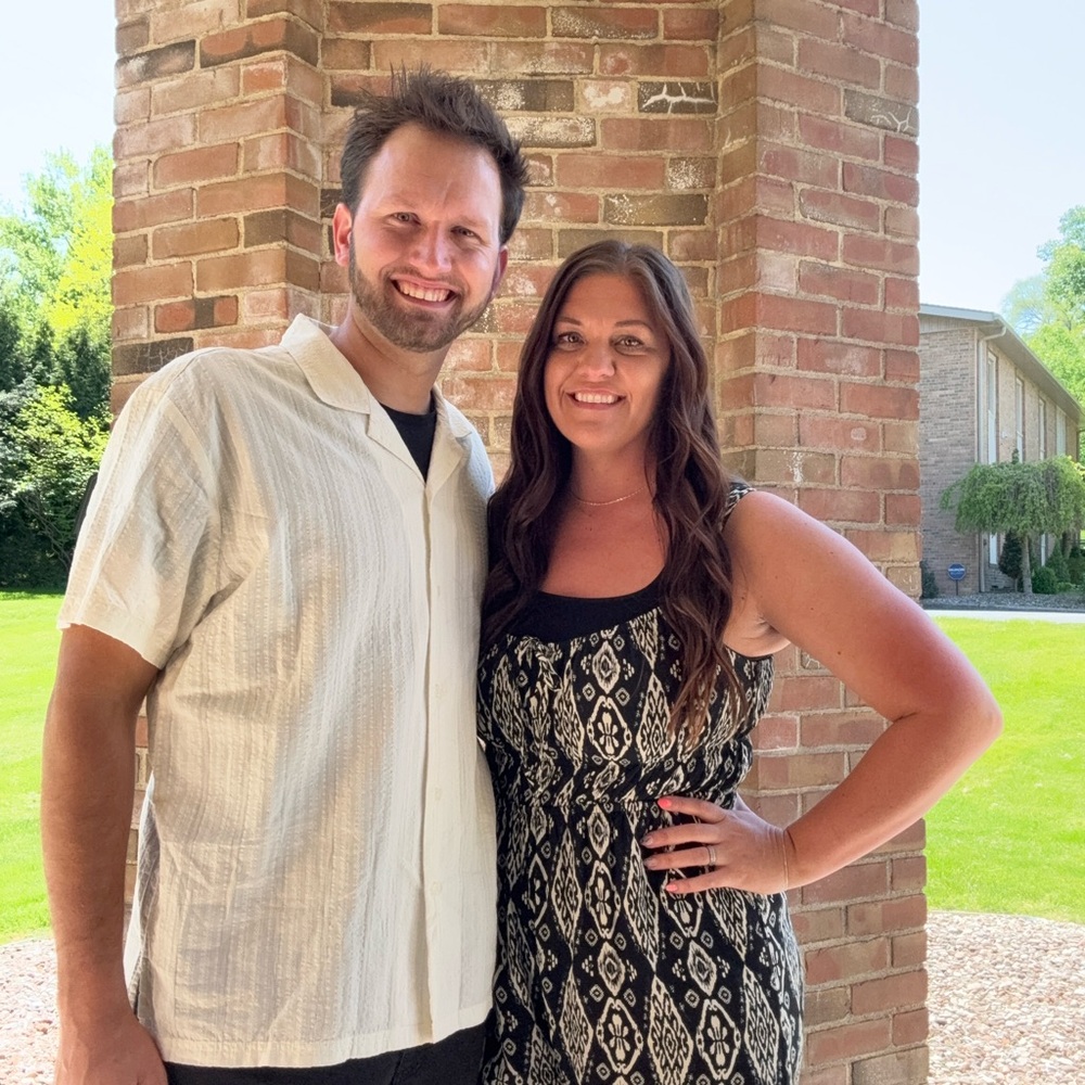 Meet your Posher, Shawn & Tia